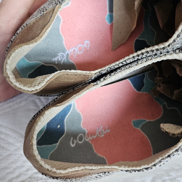 EUC Olukai Womens Hale'iwa Li Ha'a Women Size 7.5 Brown Grey Slipon - Picture 15 of 16